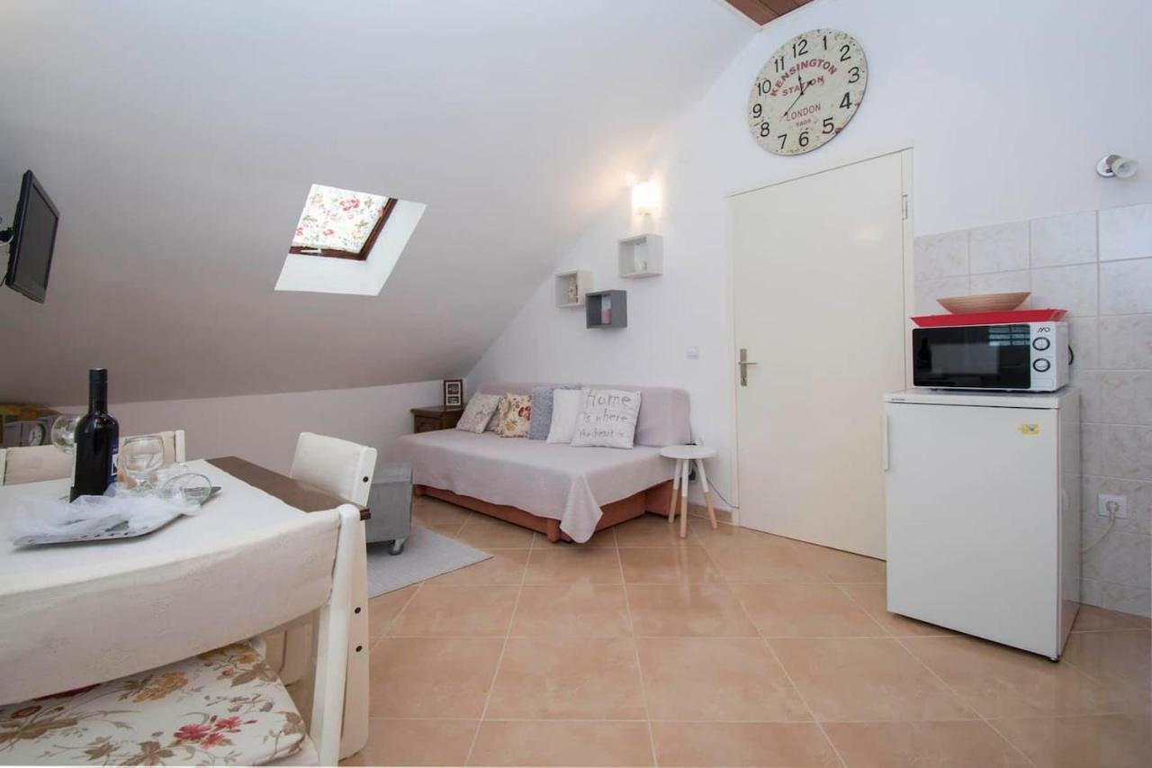 Apartamento Apartman Miletic Makarska Exterior foto